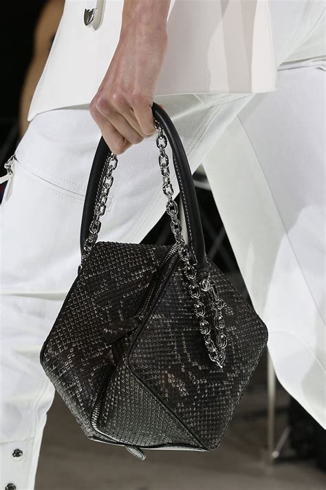 louis vuitton bags 2018 shop online|official site louis vuitton.